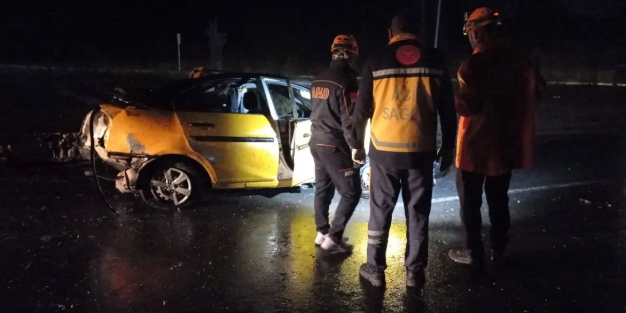 Takla atan taksideki 1 kişi öldü, 2 kişi yaralandı