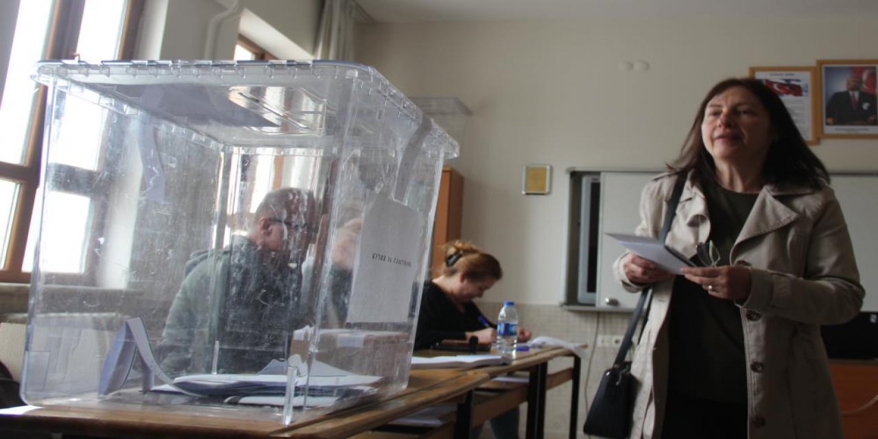 Konya'da sandıklar kuruldu, oylar kullanıldı