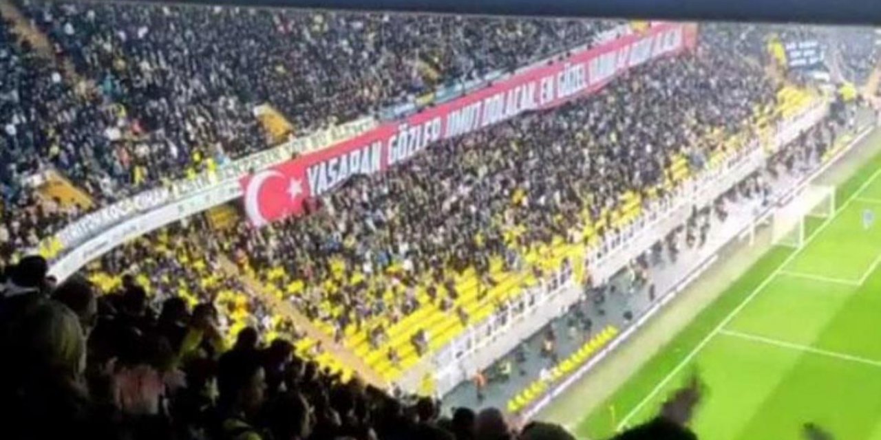 Fenerbahçe - Beşiktaş derbisinde istifa tezahüratları