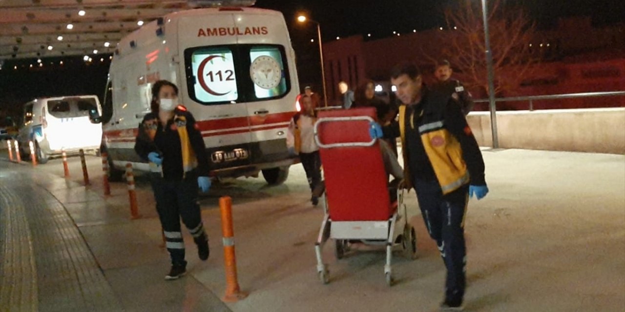 Parkta bıçaklanan iki çocuk o halde eve gidip ailesinden yardım istedi