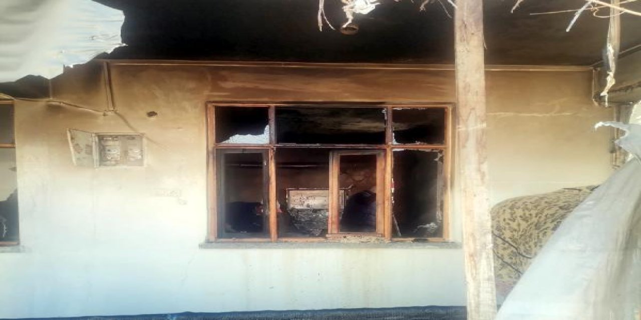 Sobanın üzerine bırakılan çakmak yangın çıkarttı! İki bebekten biri öldü