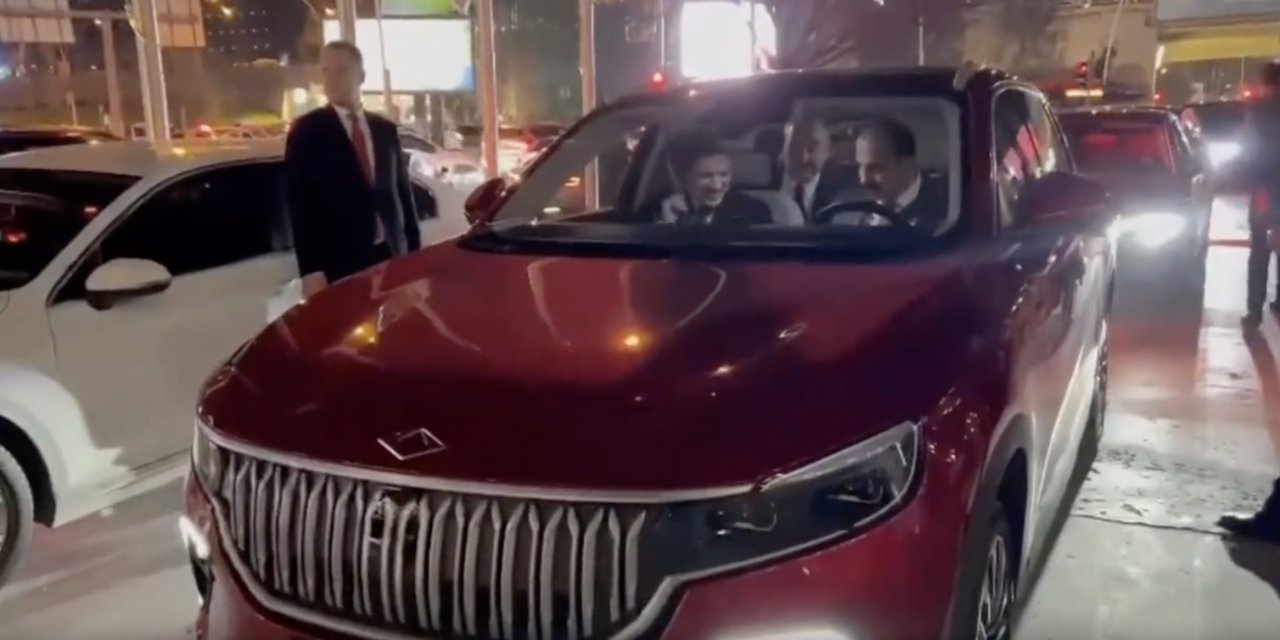Başkan Altay, yerli ve milli otomobil Togg ile trafiğe çıktı