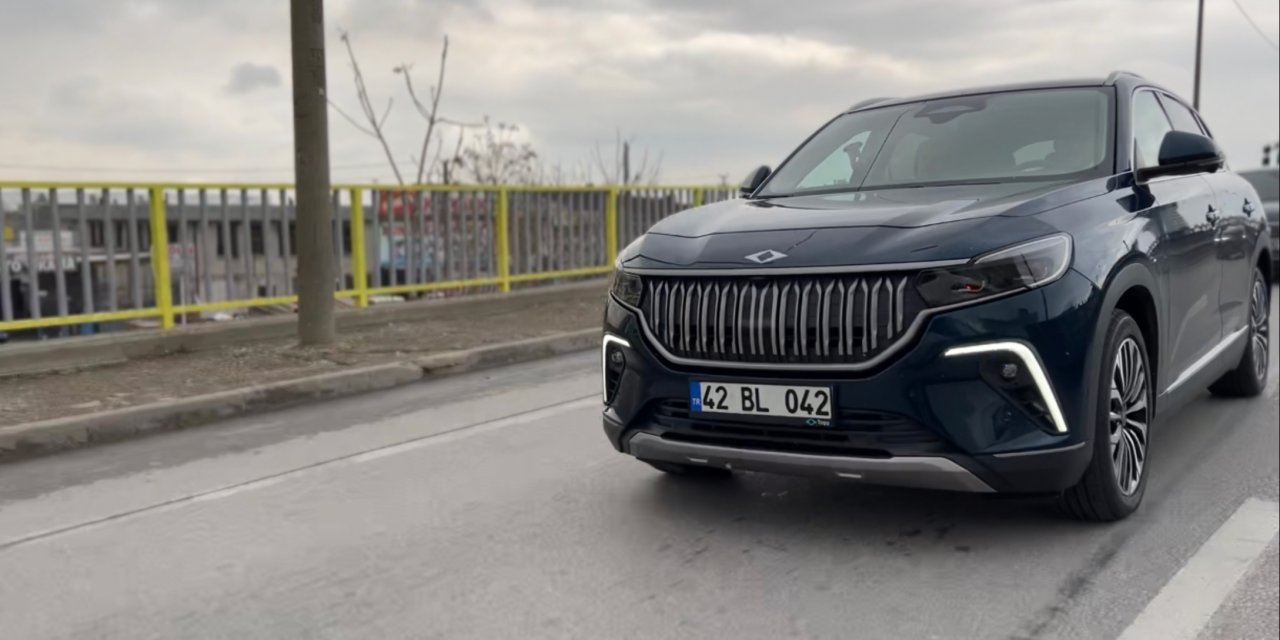 Plakaya dikkat! Başkan Altay, TOGG ile Konya sokaklarında