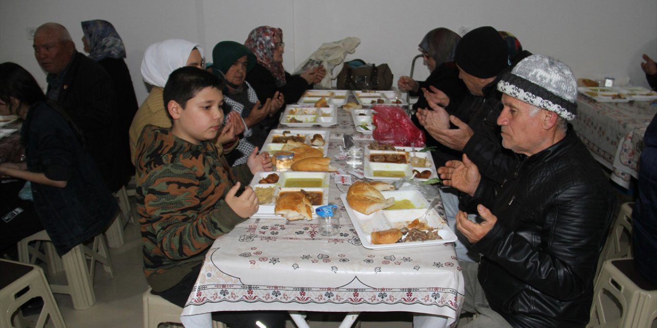 Konya’da her gün bin kişiye iftar yemeği veriliyor