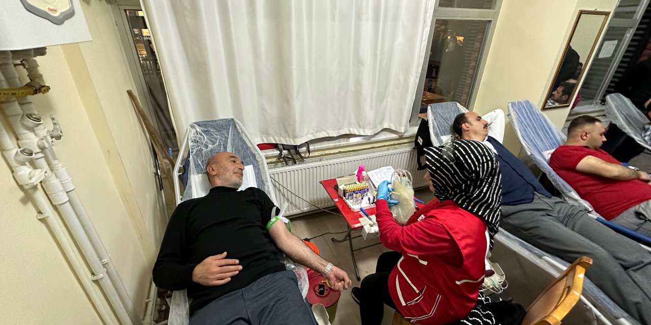 Başkan Altay ve Başkan Angı kan bağışında bulundu