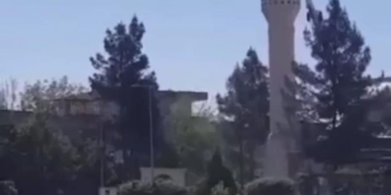 Cami minaresi kontrollü olarak yıkıldı