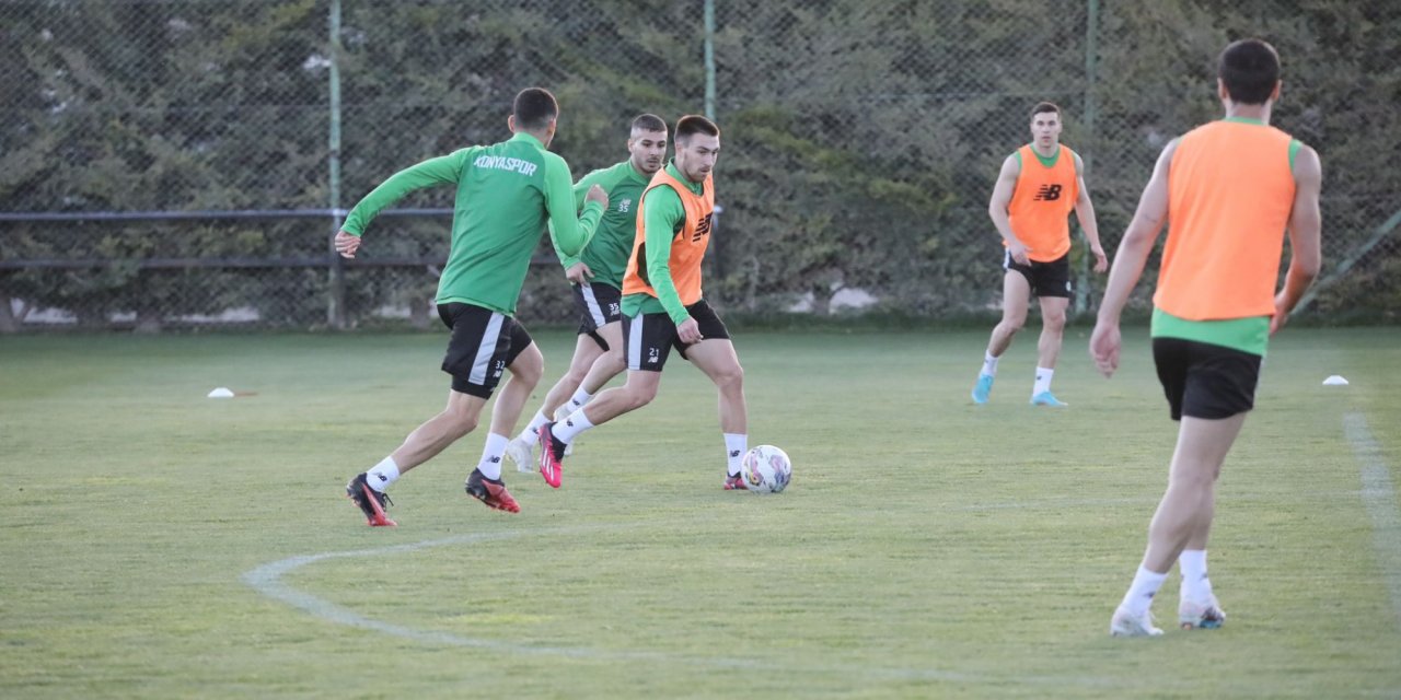 Konyaspor’un alt yapıdaki genç oyuncusu takımla birlikte çalıştı