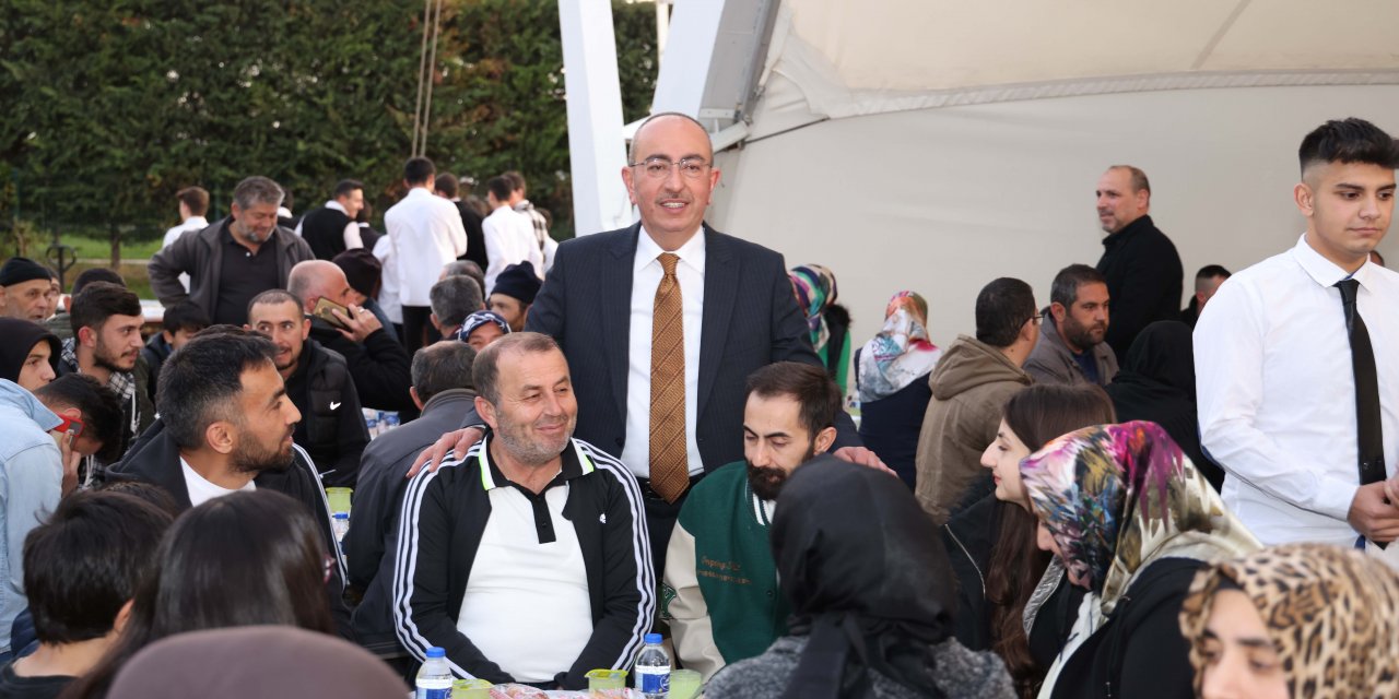 Başkan Kavuş, personel ve aileleriyle iftarda bir araya geldi