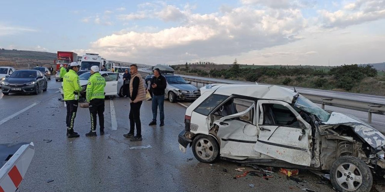 10 araç birbirine girdi: Ölü ve yaralılar var!