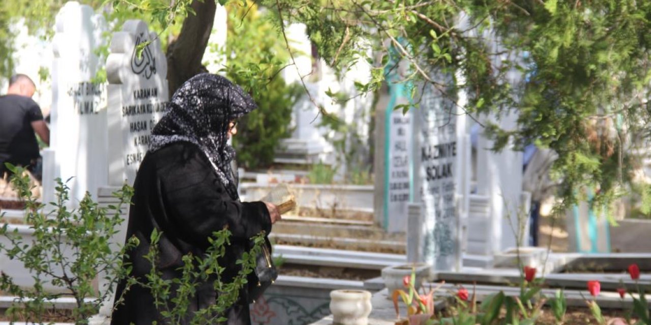 Konya’da mezarlıklarda bayram yoğunluğu
