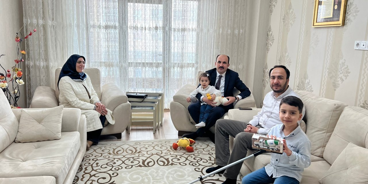 Başkan Altay, şehit ve gazi ailelerine bayram ziyareti gerçekleştirdi