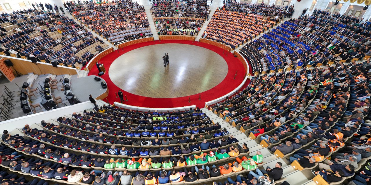 Personelle bayramlaşan Başkan Altay, Konya’nın en büyük önceliğine dikkat çekti