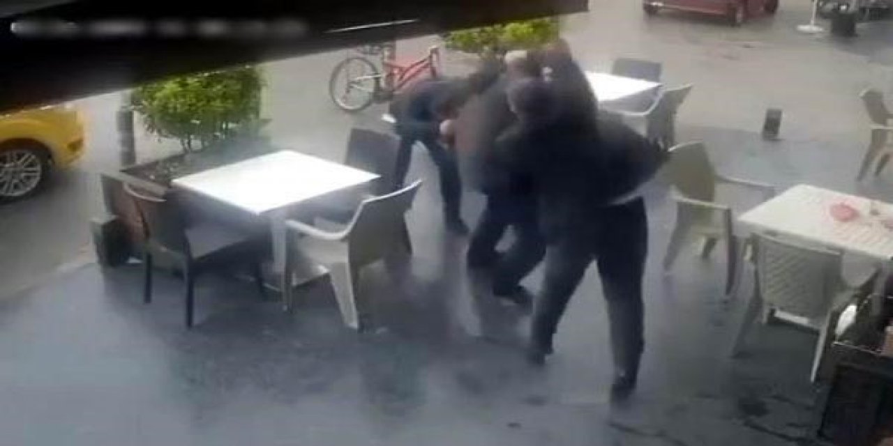 Eşiyle mesajlaşan akrabasını öldürdü