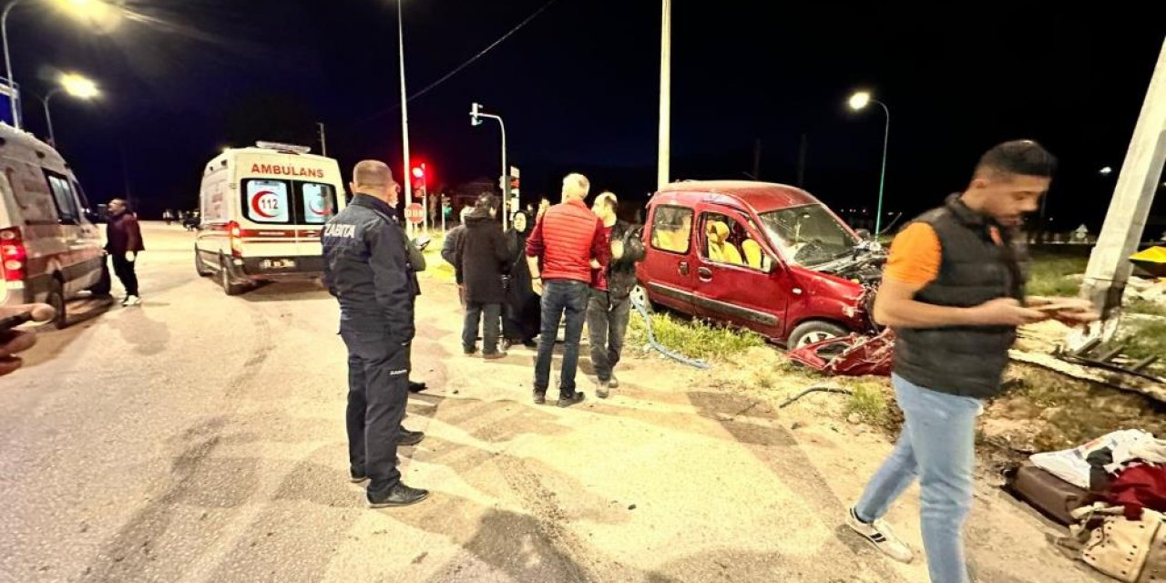 Konya plakalı TIR’la çarpışan araç başka bir TIR’a çarptı: 2 ölü