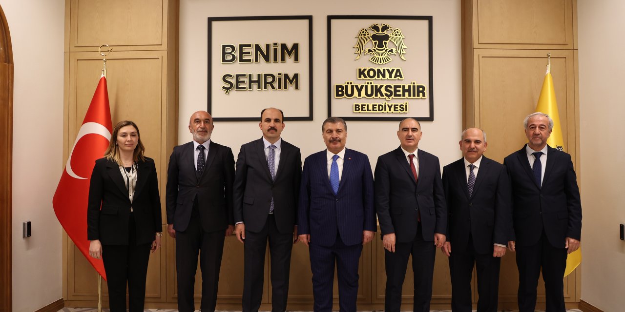 Sağlık Bakanı Fahrettin Koca, Konya Taş Binayı gezdi