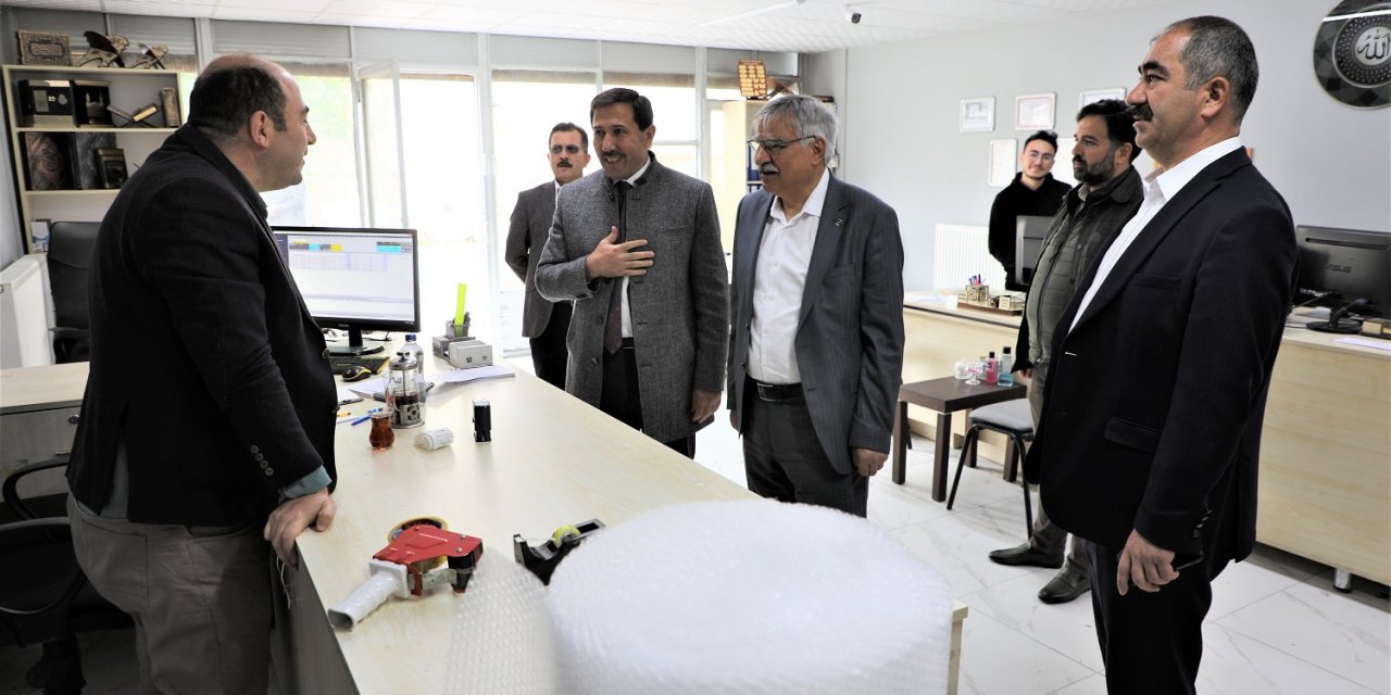 Başkan Kılca, Başkan Genç ve Latif Selvi Matbaacılar Sanayi esnafını ziyaret etti