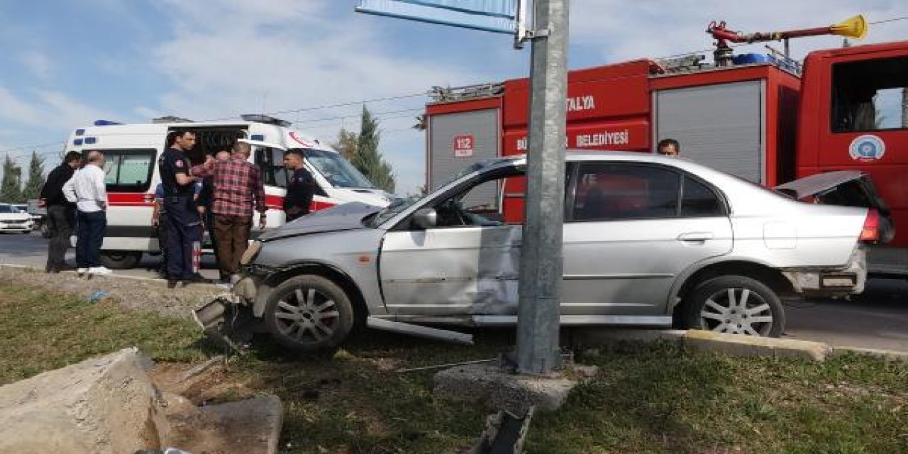 Otomobil önünde giden motosiklete çarptı: 1 ölü, 3 yaralı