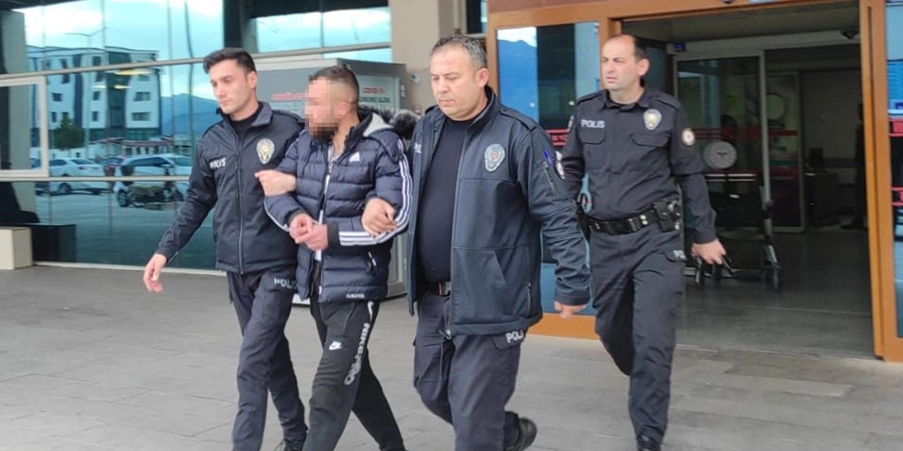 Konya’da markette maskeli silahlı soygun! Paraları alıp kaçtı