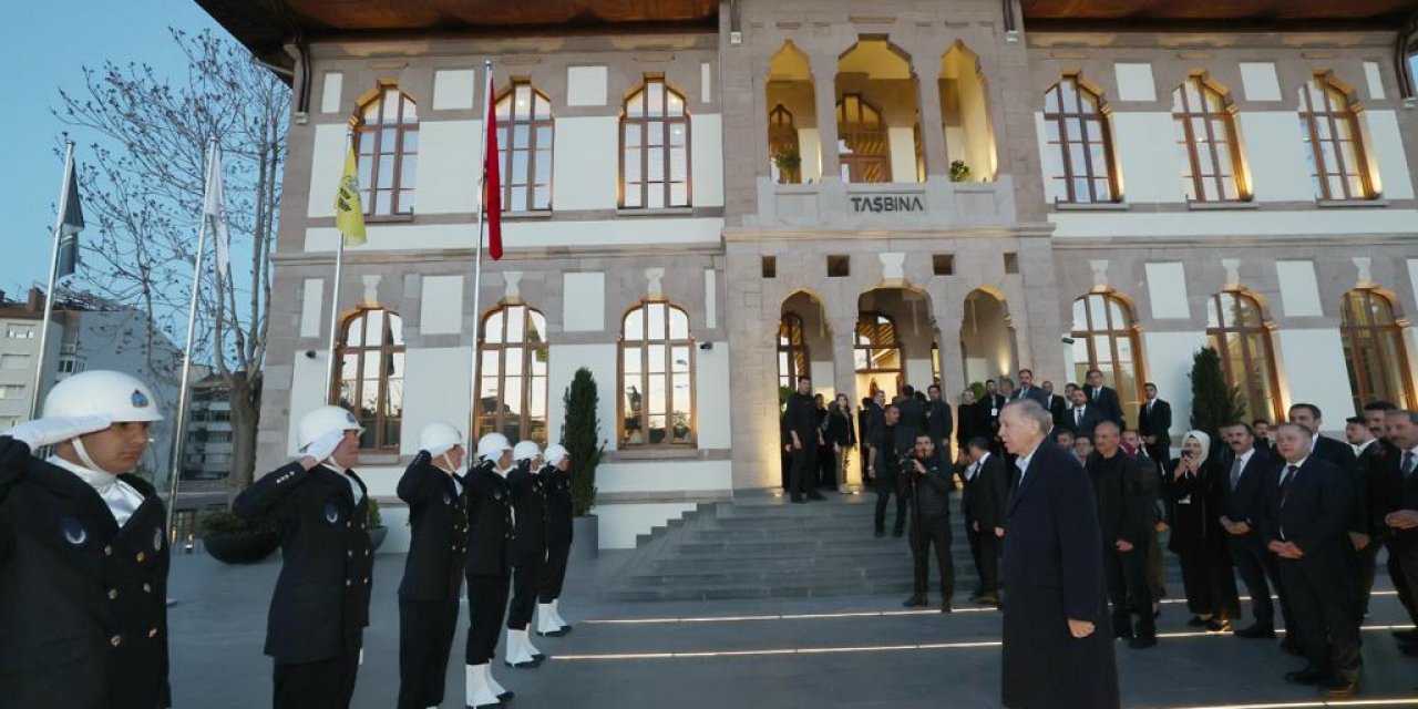 Cumhurbaşkanı Erdoğan, Taş Bina’daki Konya Tanıtım Merkezi’ni gezdi