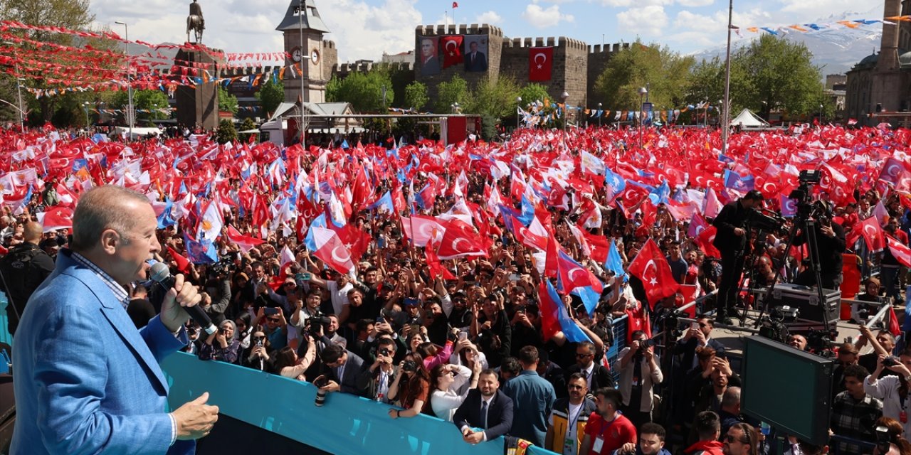 Cumhurbaşkanı Erdoğan’dan küçük esnafa prim günü müjdesi