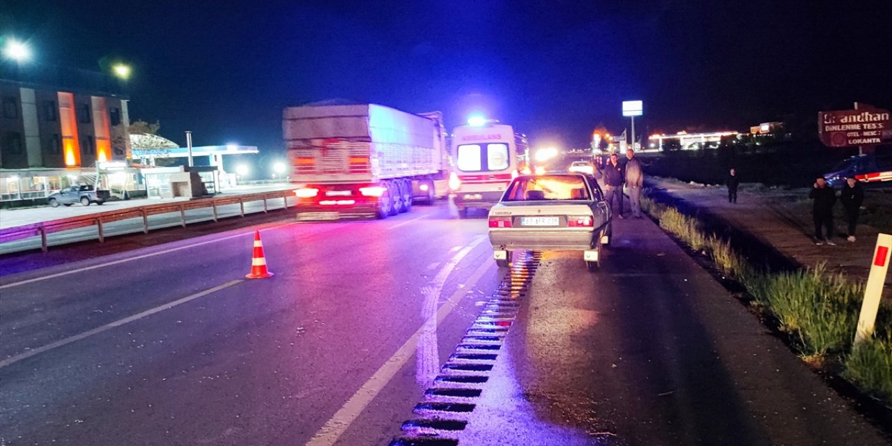 Konya yolunda otomobil yayalara çarptı: Anne öldü, kızı ve torunu yaralı