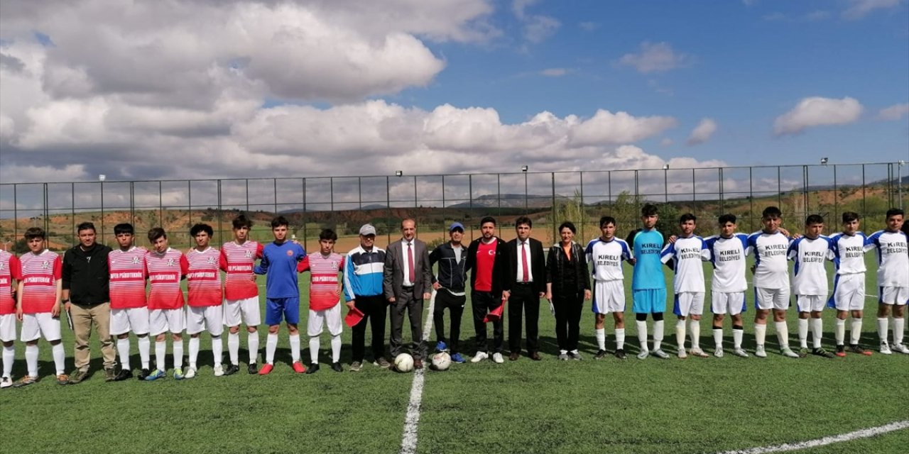 Hüyük’te okullar arası futbol turnuvası başladı