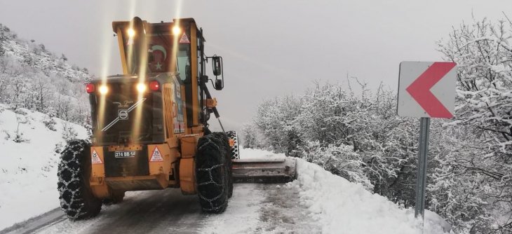 Konya’nın bazı ilçelerinde kar yağışı etkili oluyor