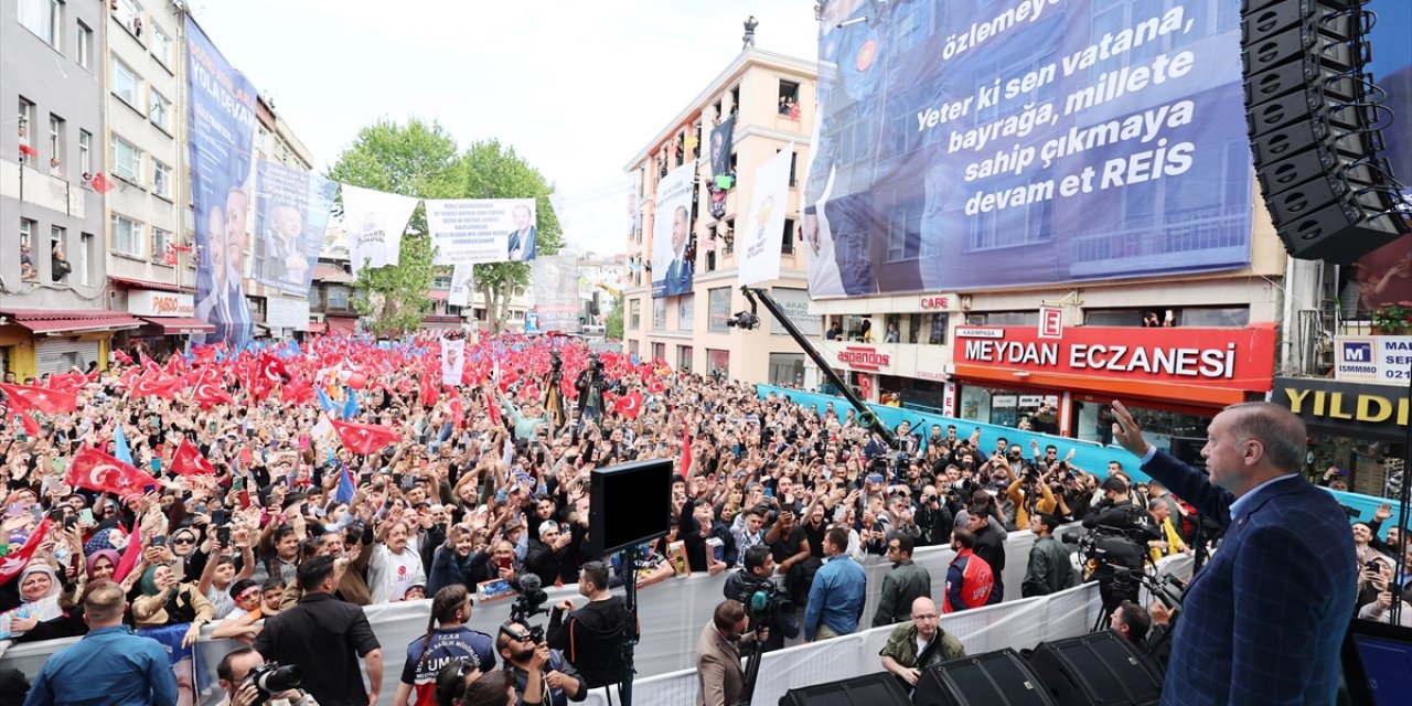 Cumhurbaşkanı Erdoğan, doğup büyüdüğü semtte coşkulu kalabalığa seslendi
