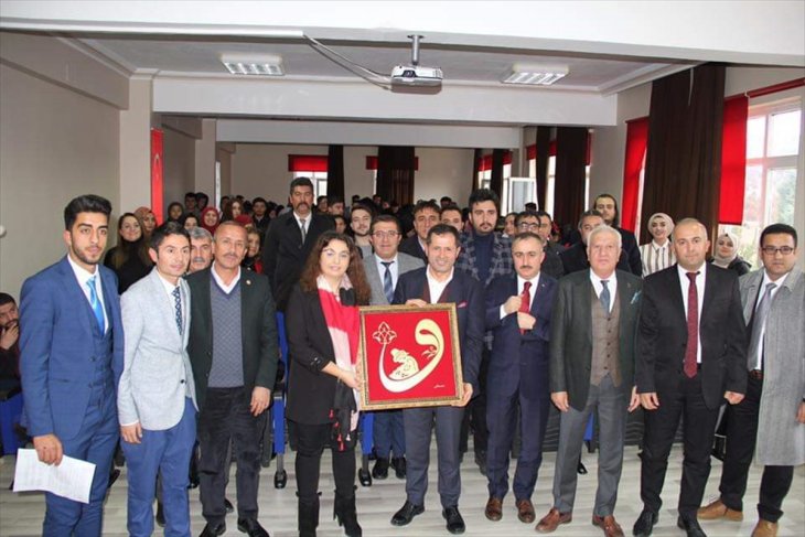 AK Parti Konya Milletvekili Ziya Altunyaldız öğrencilerle buluştu