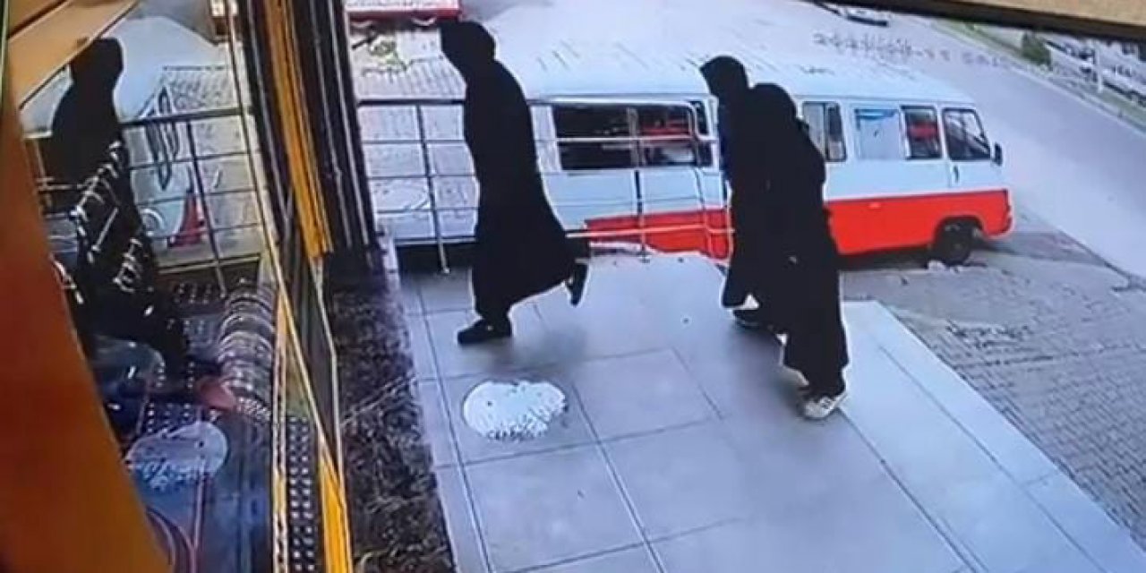 Soygun için kadın kılığında kuyumcuya girdiler, sonu onlar için hiç iyi bitmedi
