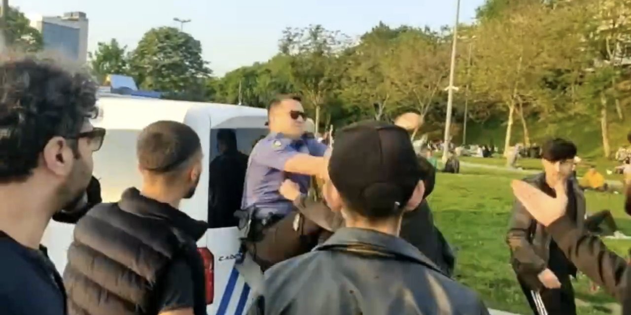 Polise yumruklu saldırı: 4 gözaltı