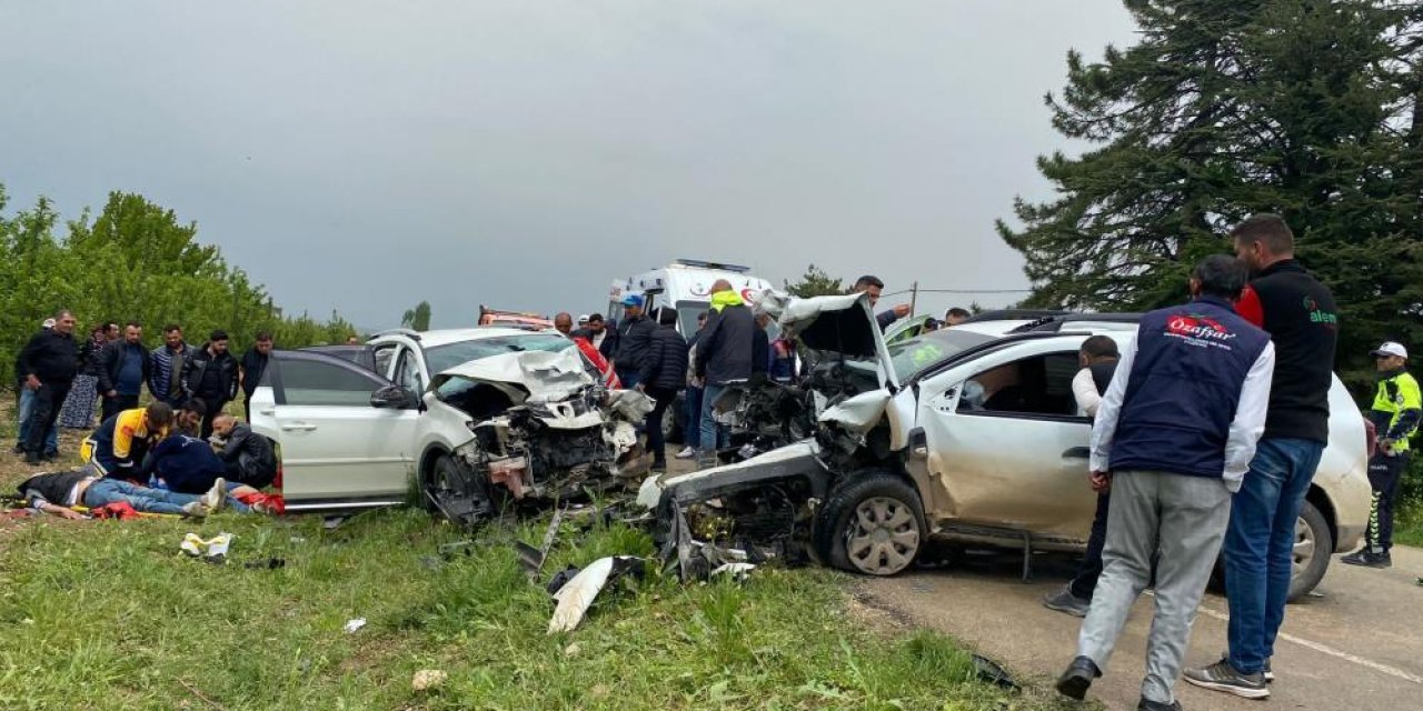 Konya yolunu savaş alanına çeviren kaza! Ölü ve yaralılar var