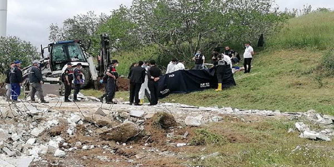Tarlaya gömülmüş 3 ceset bulundu