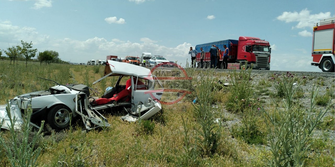 Konya’da TIR ile çarpışan otomobil hurdaya döndü: 1 ölü