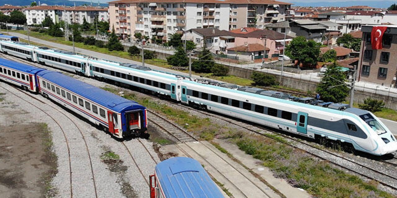 Milli elektrikli tren bugün yolcu taşımaya başlıyor