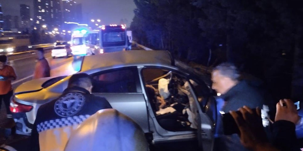 Önce bariyerlere ardından da minibüse çarptı: 1 ölü, 2 yaralı