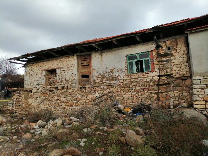 Yalnız yaşadığı evde ölü bulundu