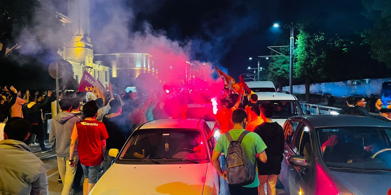 Galatasaray taraftarı Konya’da şampiyonluk kutlaması yaptı