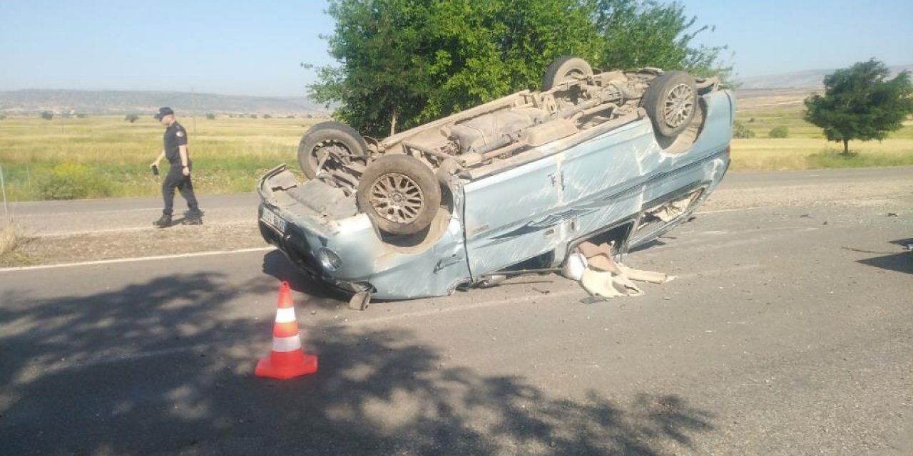 Ehliyetsiz sürücünün kullandığı araç takla attı: 1 ölü, 4 yaralı