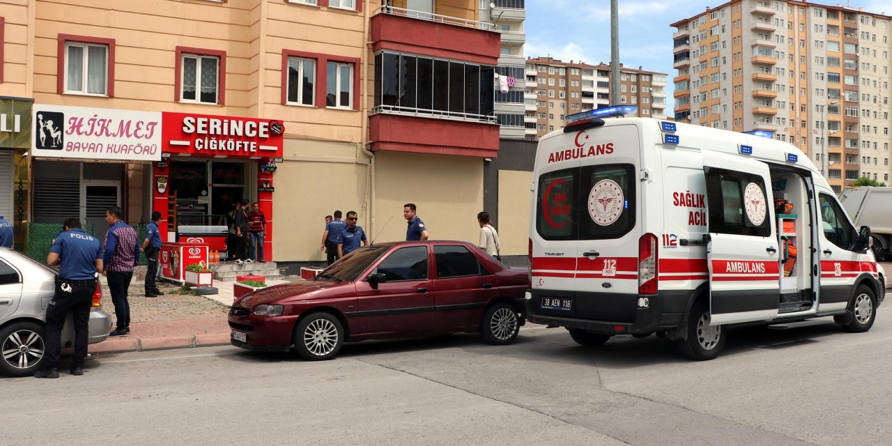 İki grup arasında çıkan bıçaklı kavga: 1'i ağır, 2 yaralı