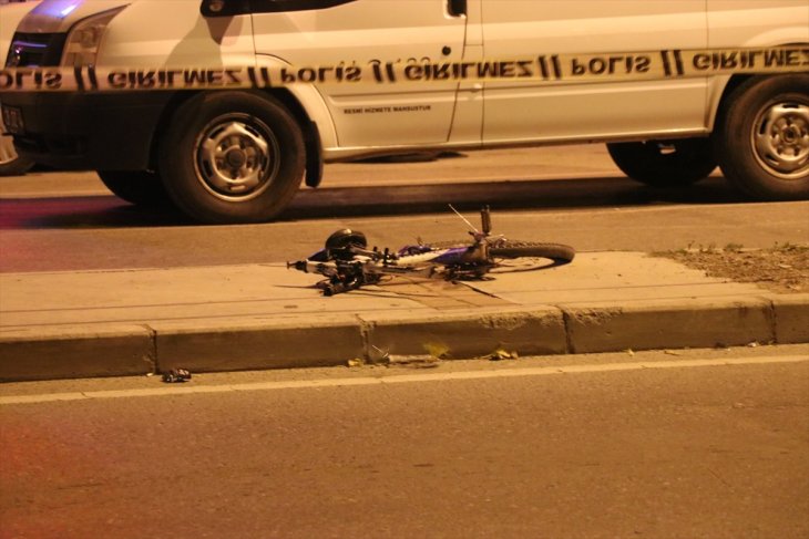 Bisikletli genç feci kazada hayatını kaybetti