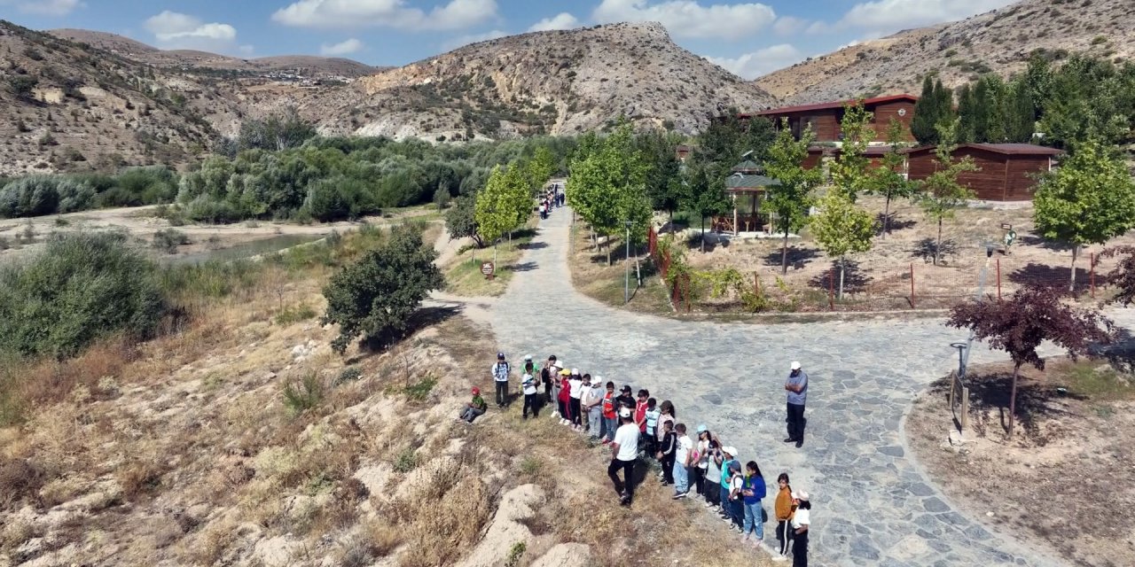 Konya’da Sille Tabiat Okulu ile öğrenciler eğlenerek öğreniyor
