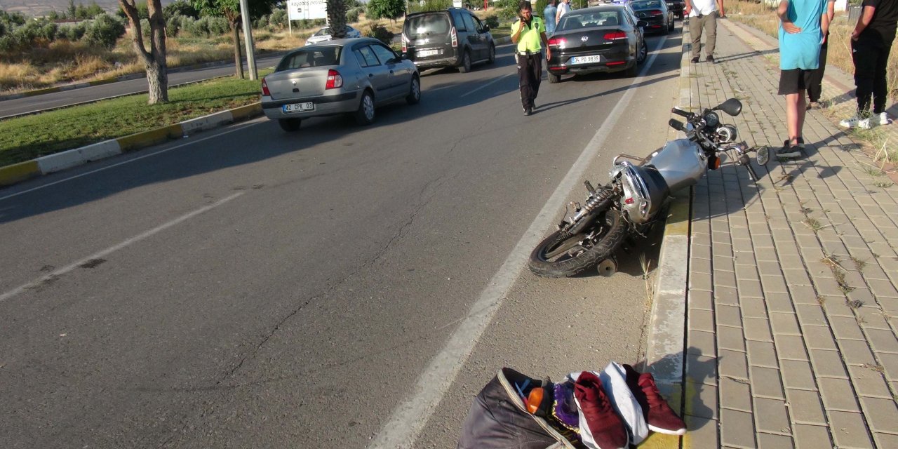 Otomobil ile motosiklet çarpıştı: Anne öldü, eşi ve 2 çocuğu yaralandı