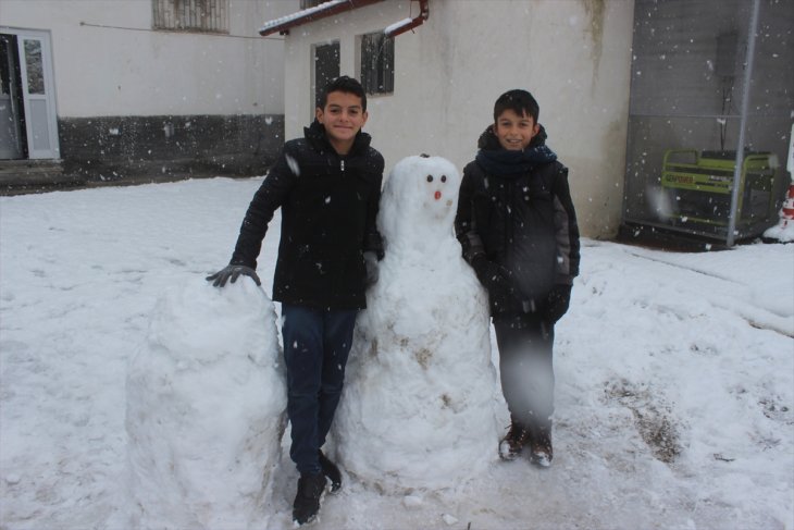 Konya'nın yüksek kesimlerinde kar yağışı etkili oldu