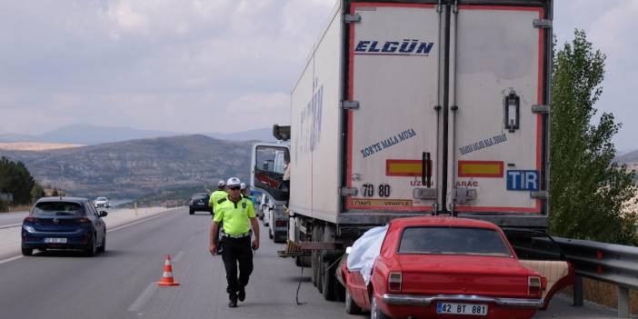 Konya’da otomobil TIR’a çarptı! Sürücü öldü, eşi yaralandı