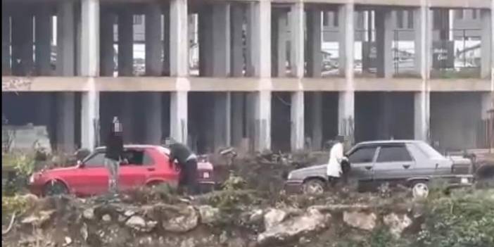 Karısı ile iş arkadaşını otomobilde bastı, dehşet saçtı