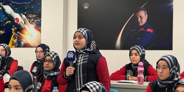 Astronot Gezeravcı Konya’daki öğrencilerle görüştü