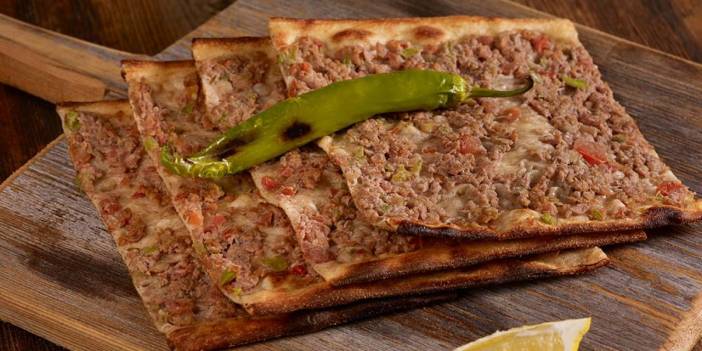 Konya’nın 2 etliekmekçisi vatandaşa bunları yedirmiş