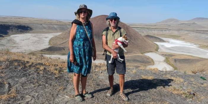 45 yıl sonra Türkiye’yi keşfe çıkan çift Konya’da kamp kurdu