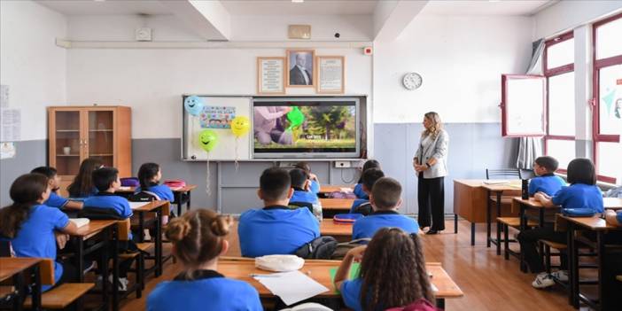 Okul kıyafetleriyle ilgili kararı öğretmen ve veliler nasıl karşıladı?